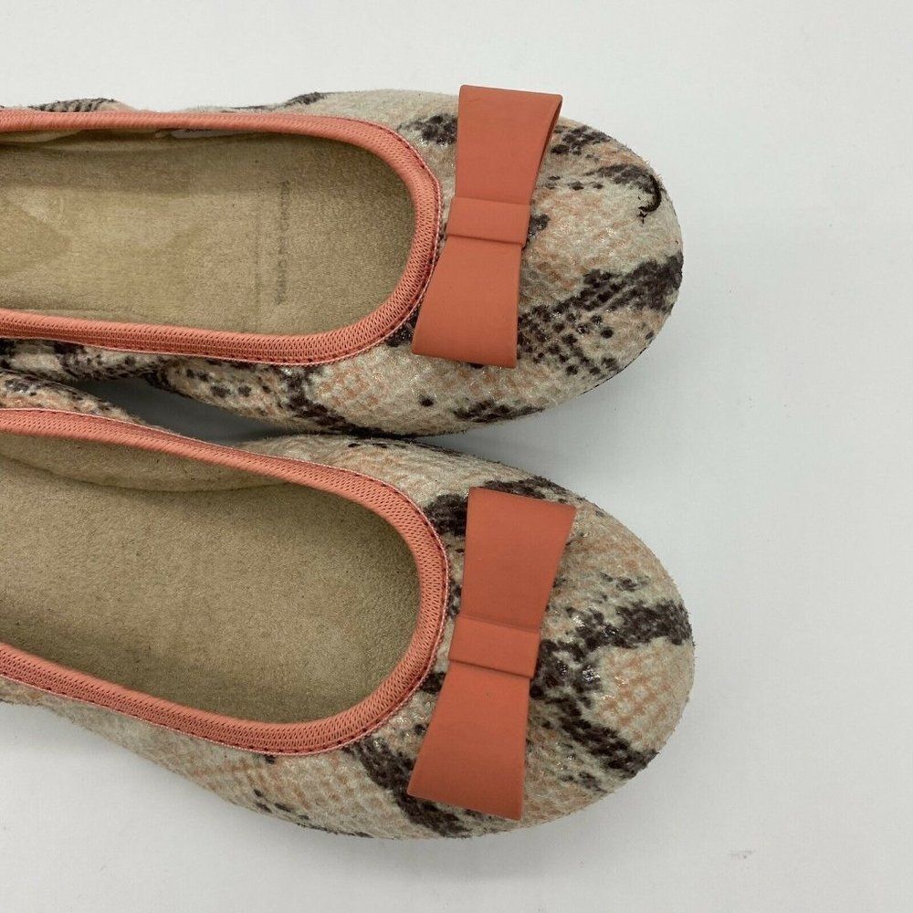 Butterfly Twists Womens Size 6/37 Slip On Ballet Flats Shoes Snakeskin Bow Coral - Picture 2 of 7